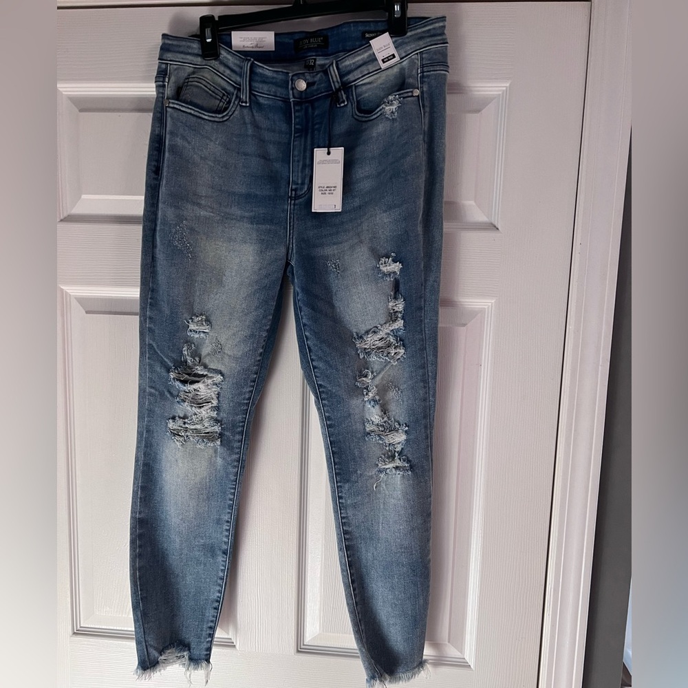 Judy Blue new with tags size 15 mid rise skinny destroyed jeans